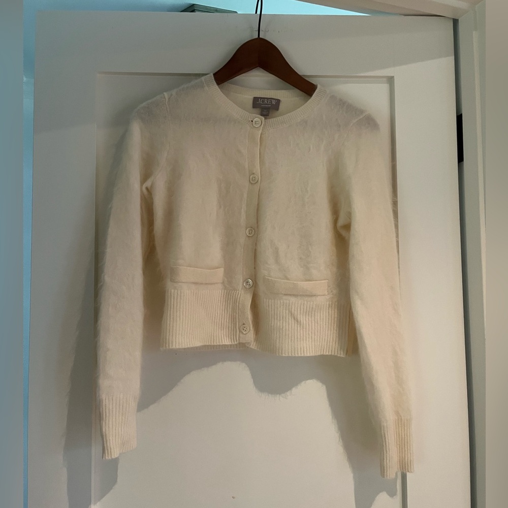 [SOLD] j Crew Cream cashmere Button-Up Cardigan
